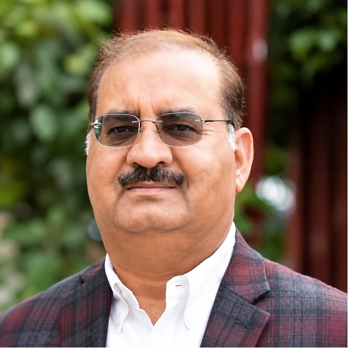 Farhat Abbas Khan, MD